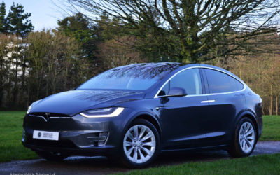 Must See – Christmas Mode – Tesla