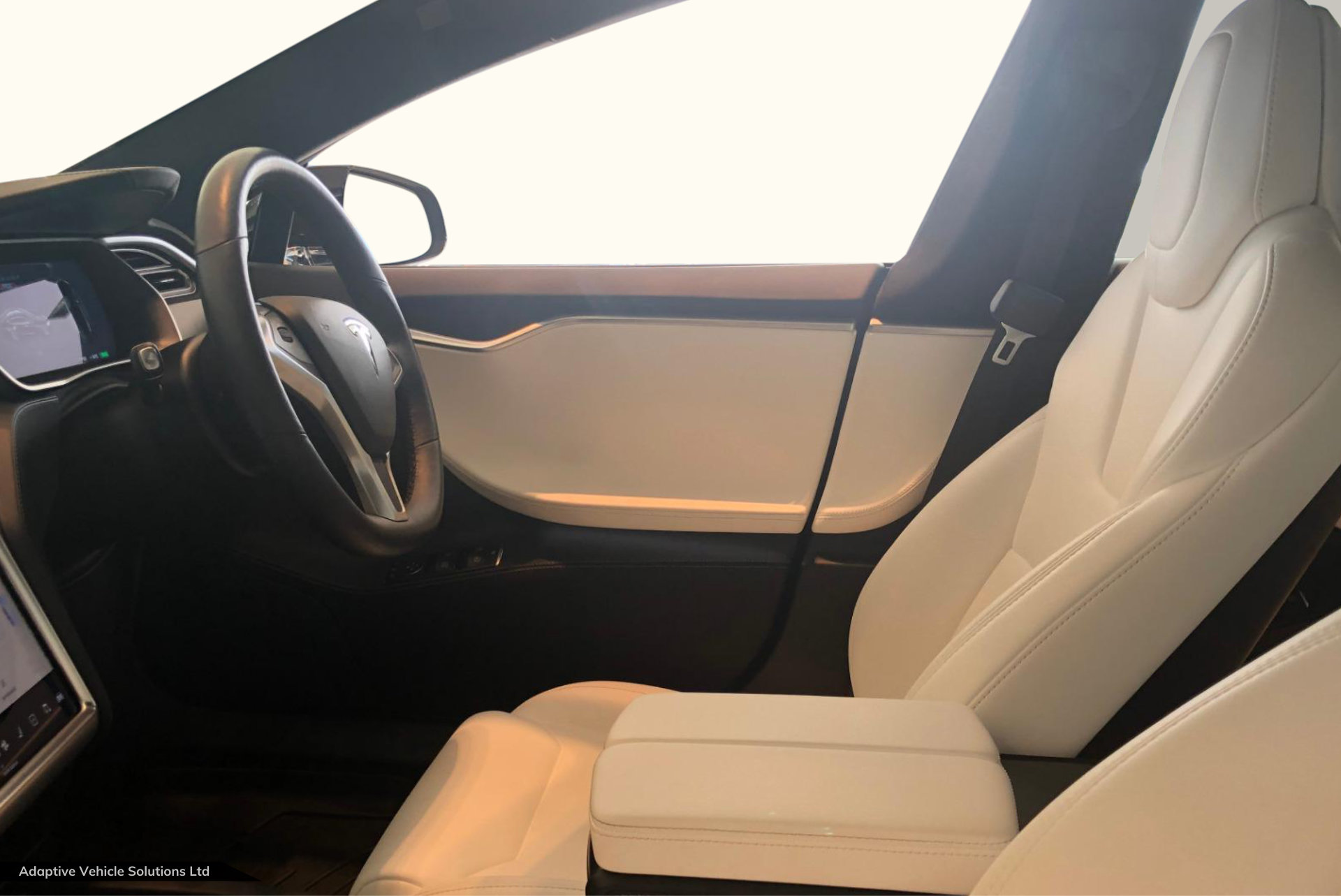 2021 Tesla Model S Performance P100D Ludicrous passenger side interior view