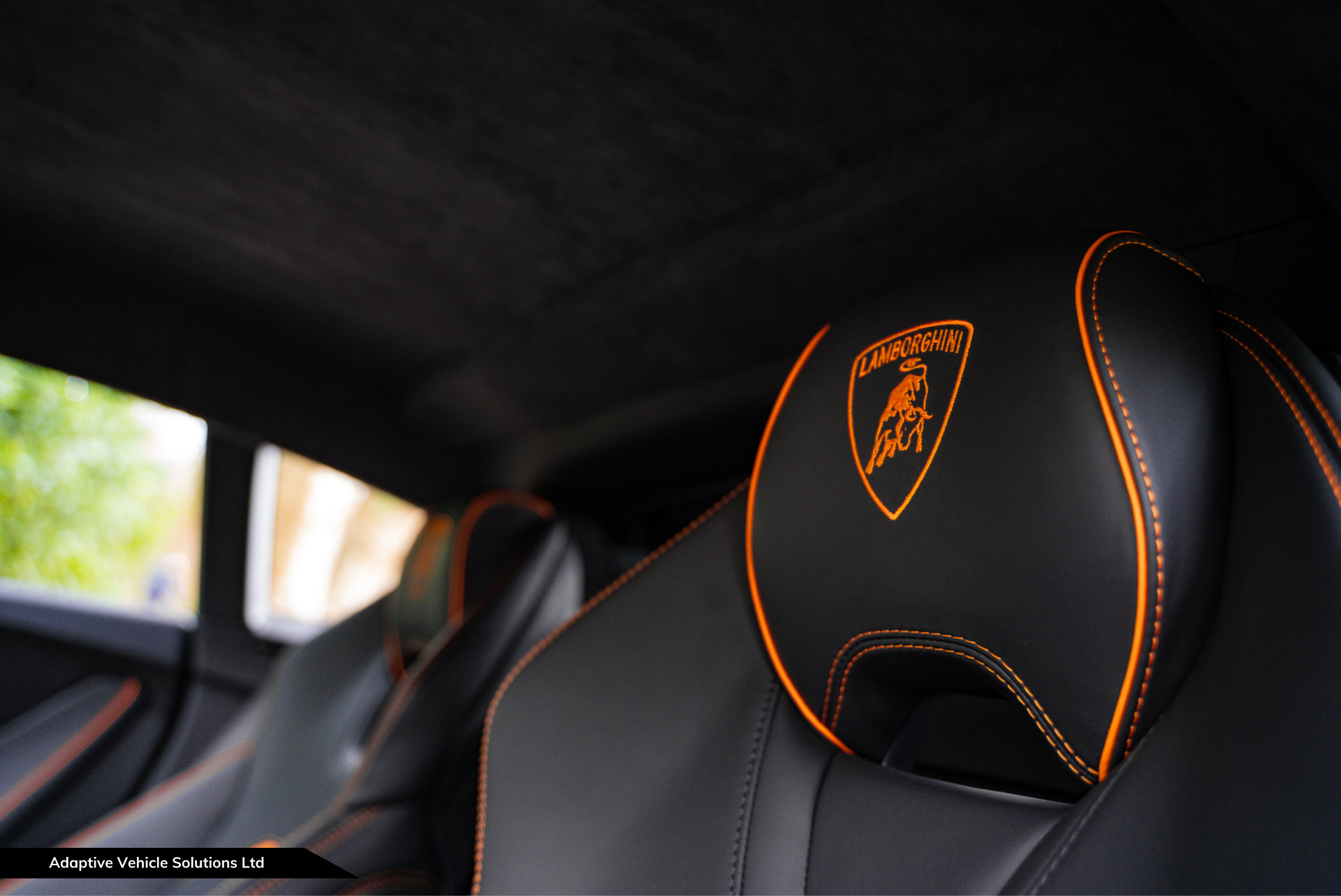 2020 Lamborghini Huracan Evo Coupe Grigio Telesto embossed crests on headrest