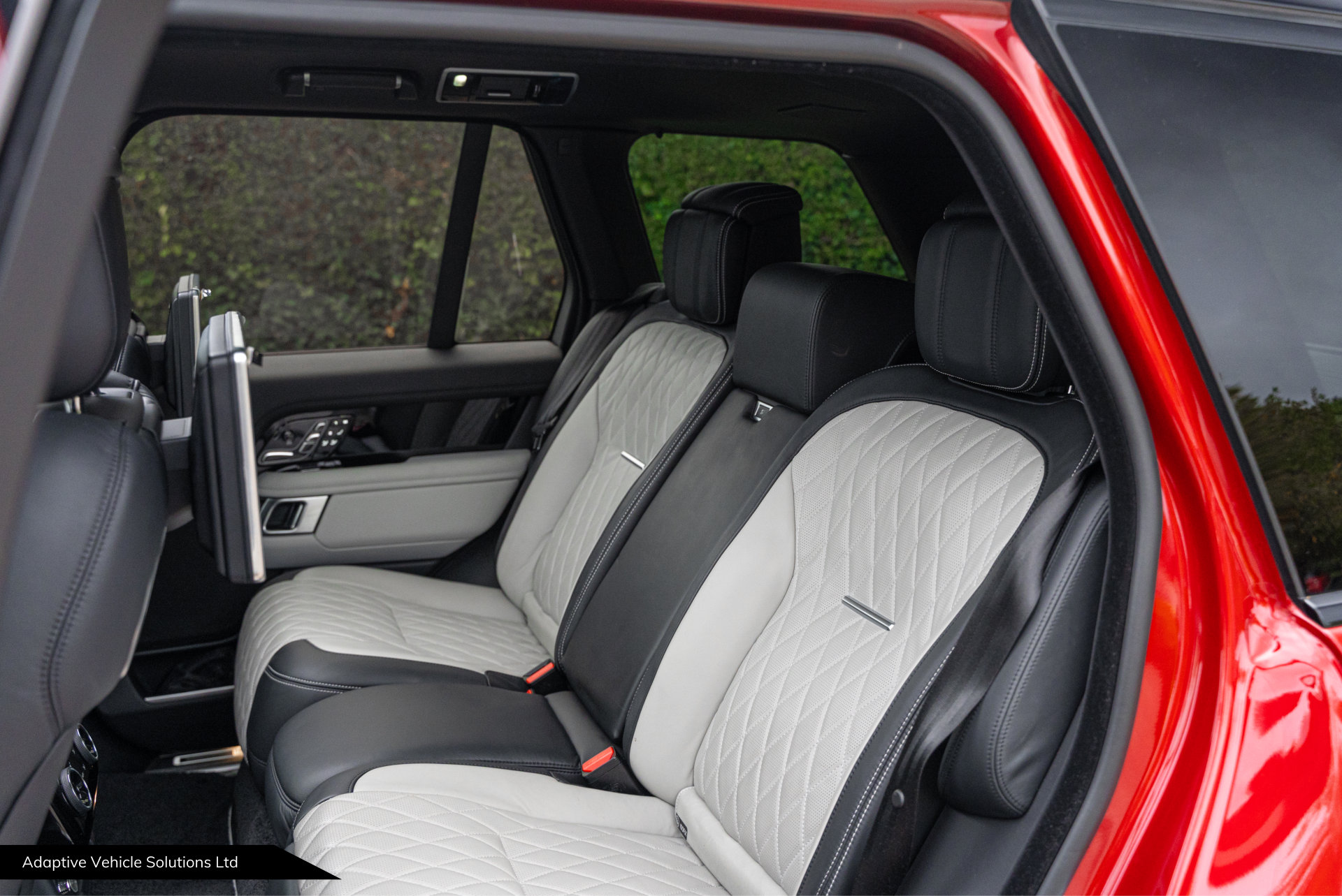 2019 Range Rover SVAutobiography rear passenger seats