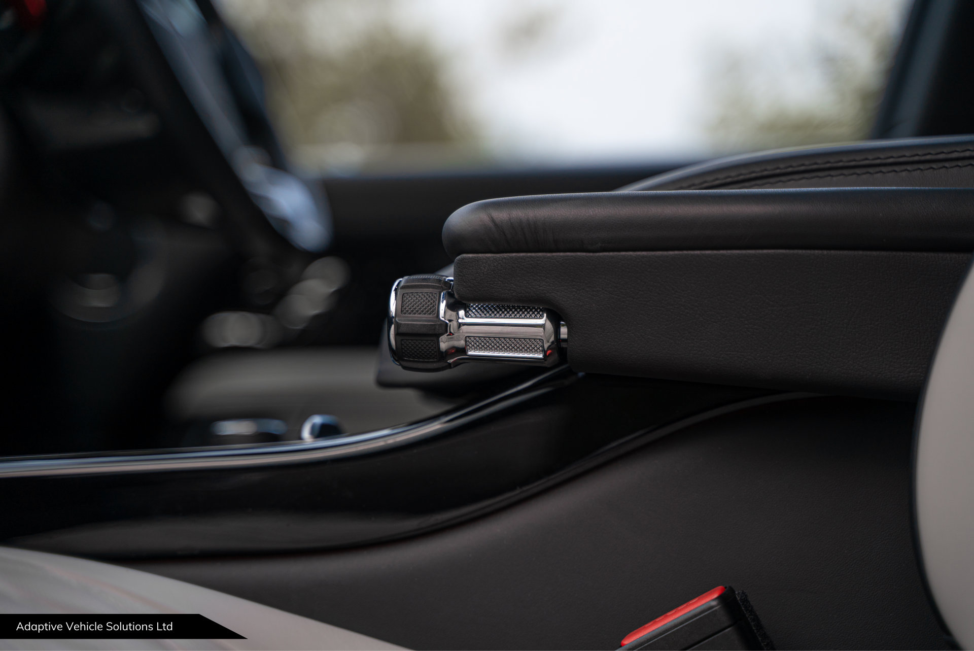 2019 Range Rover SVAutobiography armrest adjuster