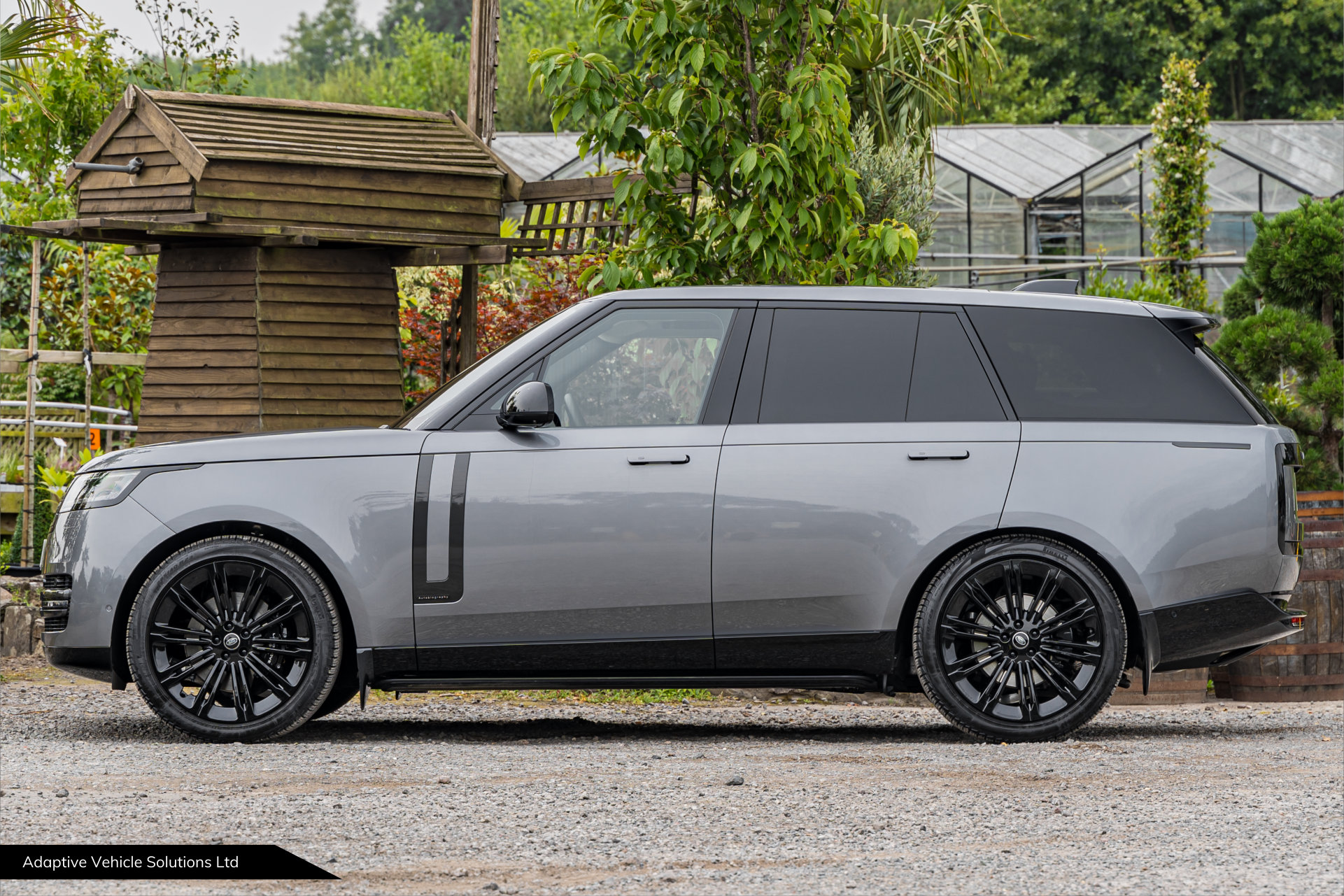 2022 Range Rover P400 Autobiography near side low