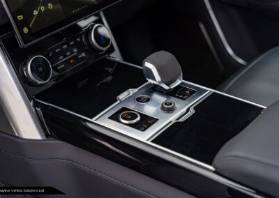 2022 Range Rover P400 Autobiography centre console black lacquer wood