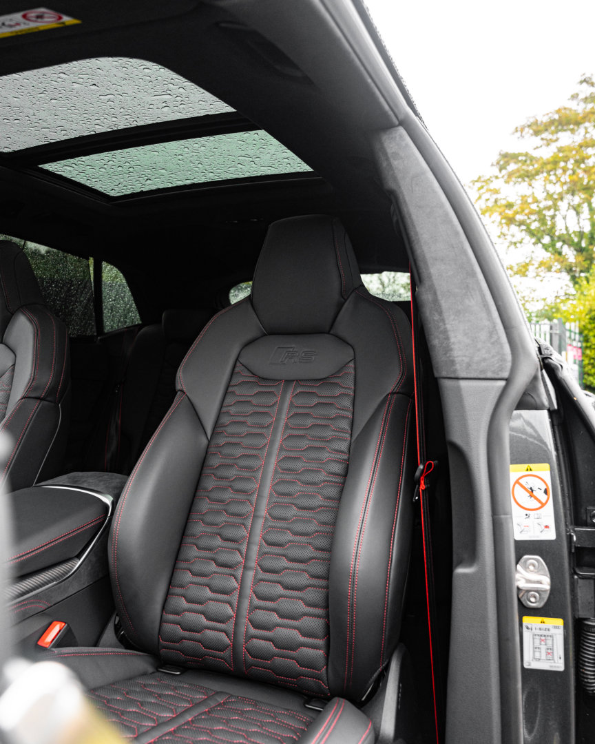Audi RSQ8 Vorsprung seats
