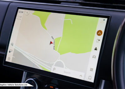 2022 Range Rover D300 HSE Santorini Black navigation system