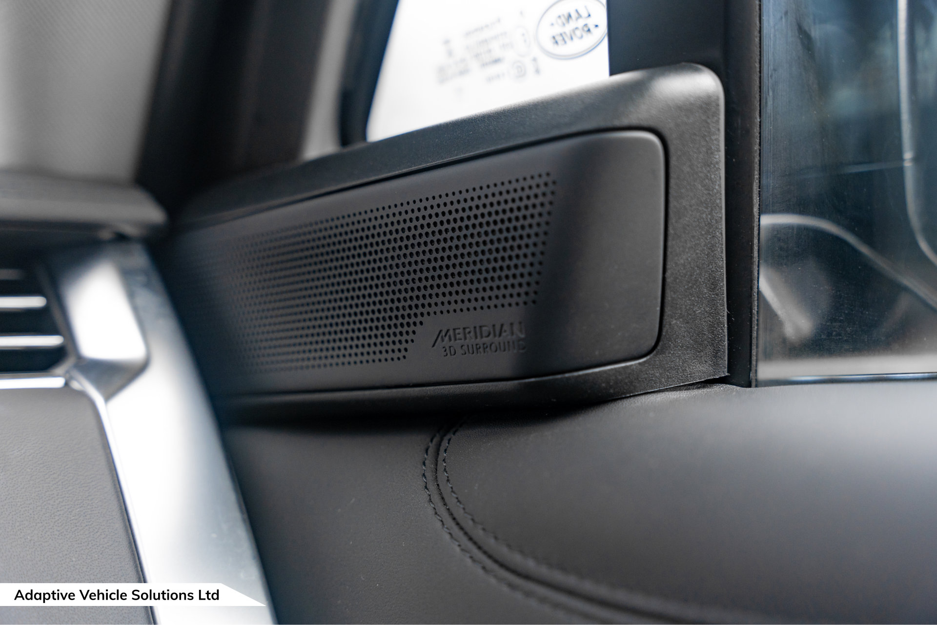 2022 Range Rover D300 HSE Santorini Black meridian speaker door