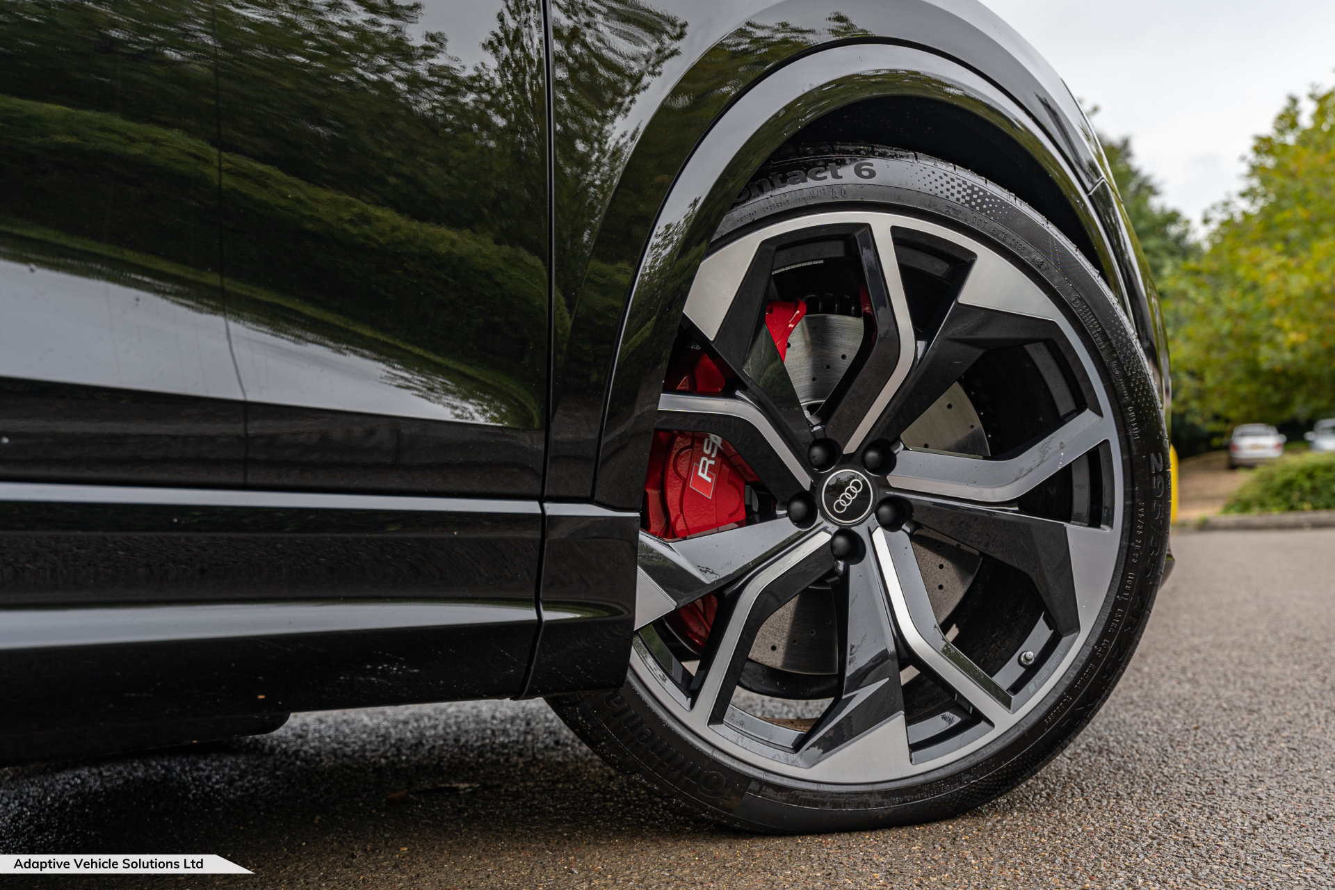 2023 Audi RSQ8 Vorsprung red calipers