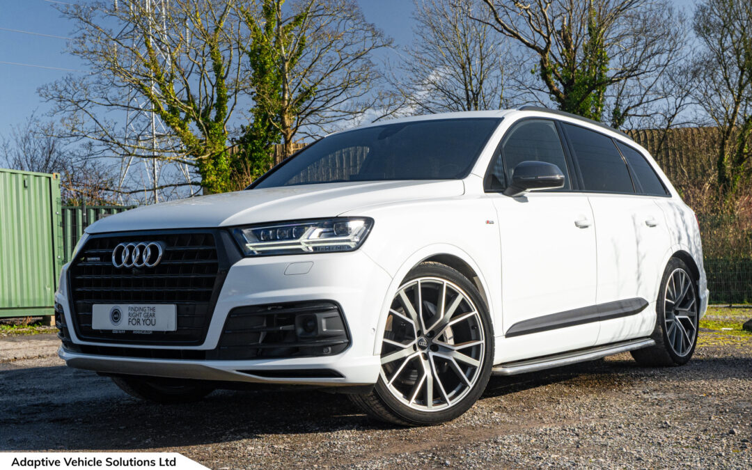 2019 Audi Q7 Vorsprung White wide angle near side front
