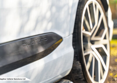 2019 Audi Q7 Vorsprung White quattro door sill