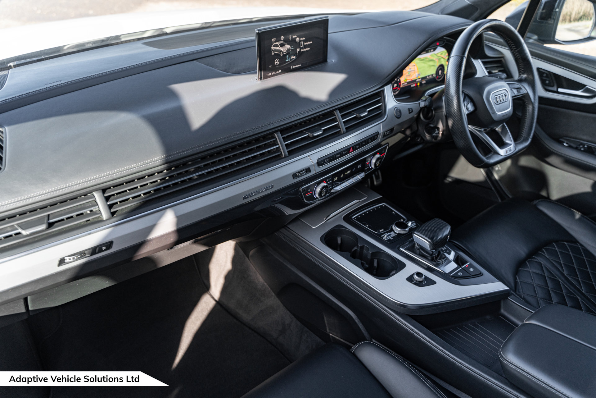 2019 Audi Q7 Vorsprung White passenger side interior view