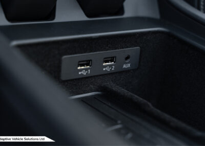 2019 Audi Q7 Vorsprung White USB connectivity