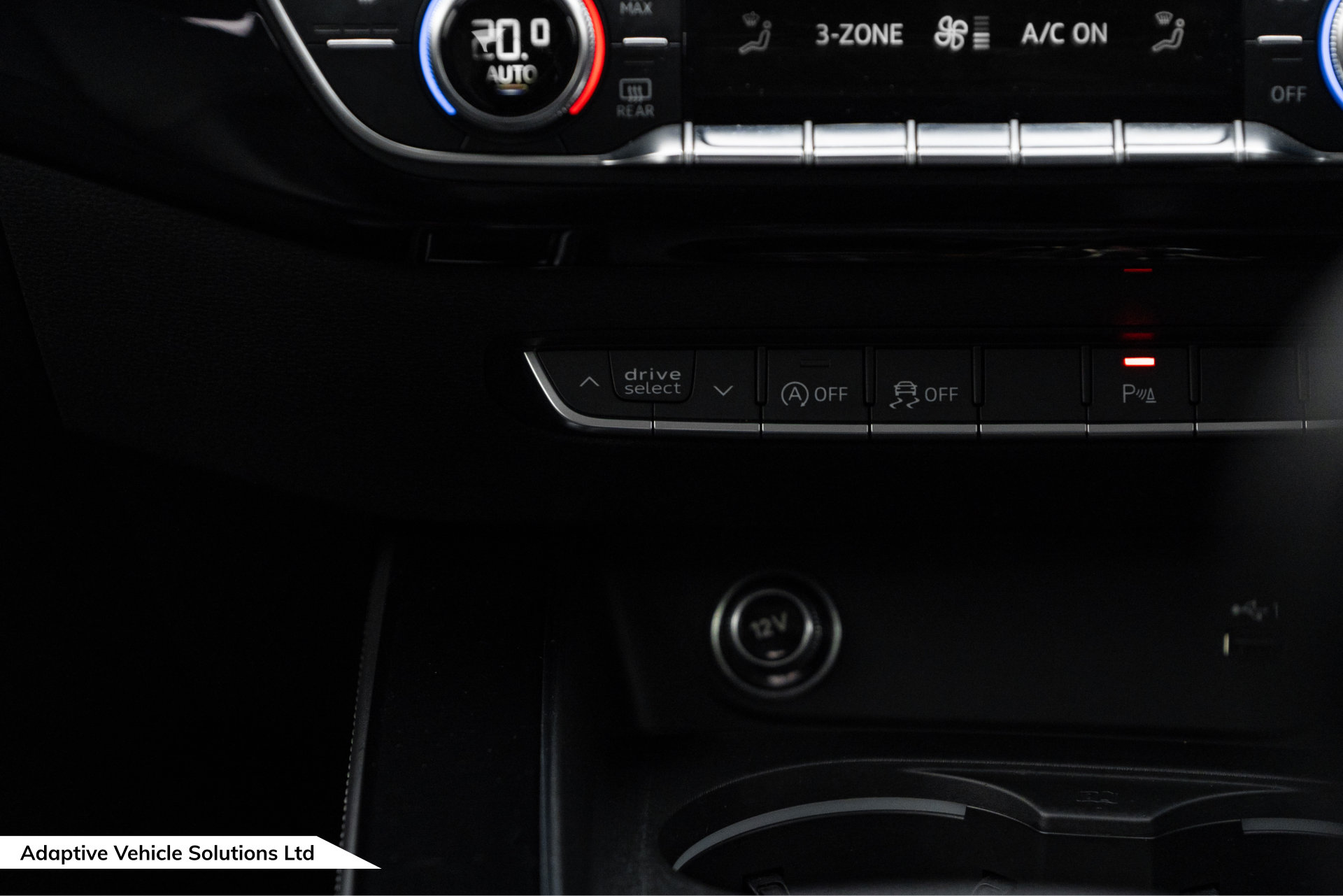 2019 Audi RS4 Avant Sport Edition Nardo Grey drive select buttons