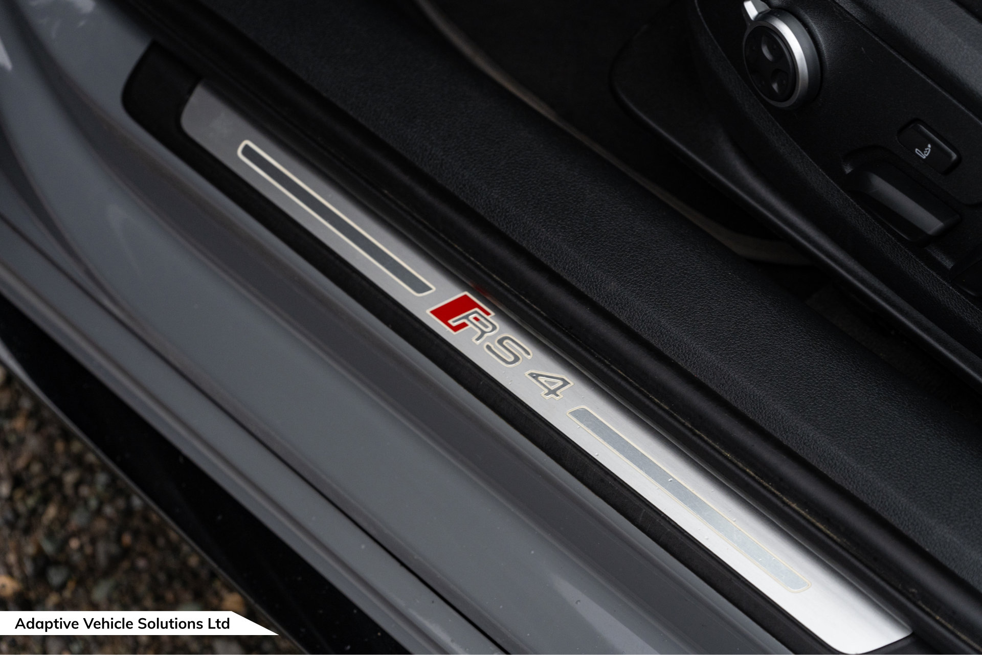 2019 Audi RS4 Avant Sport Edition Nardo Grey passenger illuminated tread plates