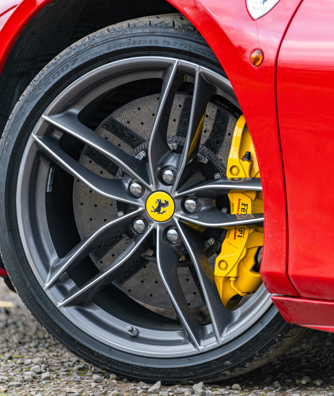 2019 Ferrari 488 Spider GTS Rosso Crema portrait giallo modena calipers