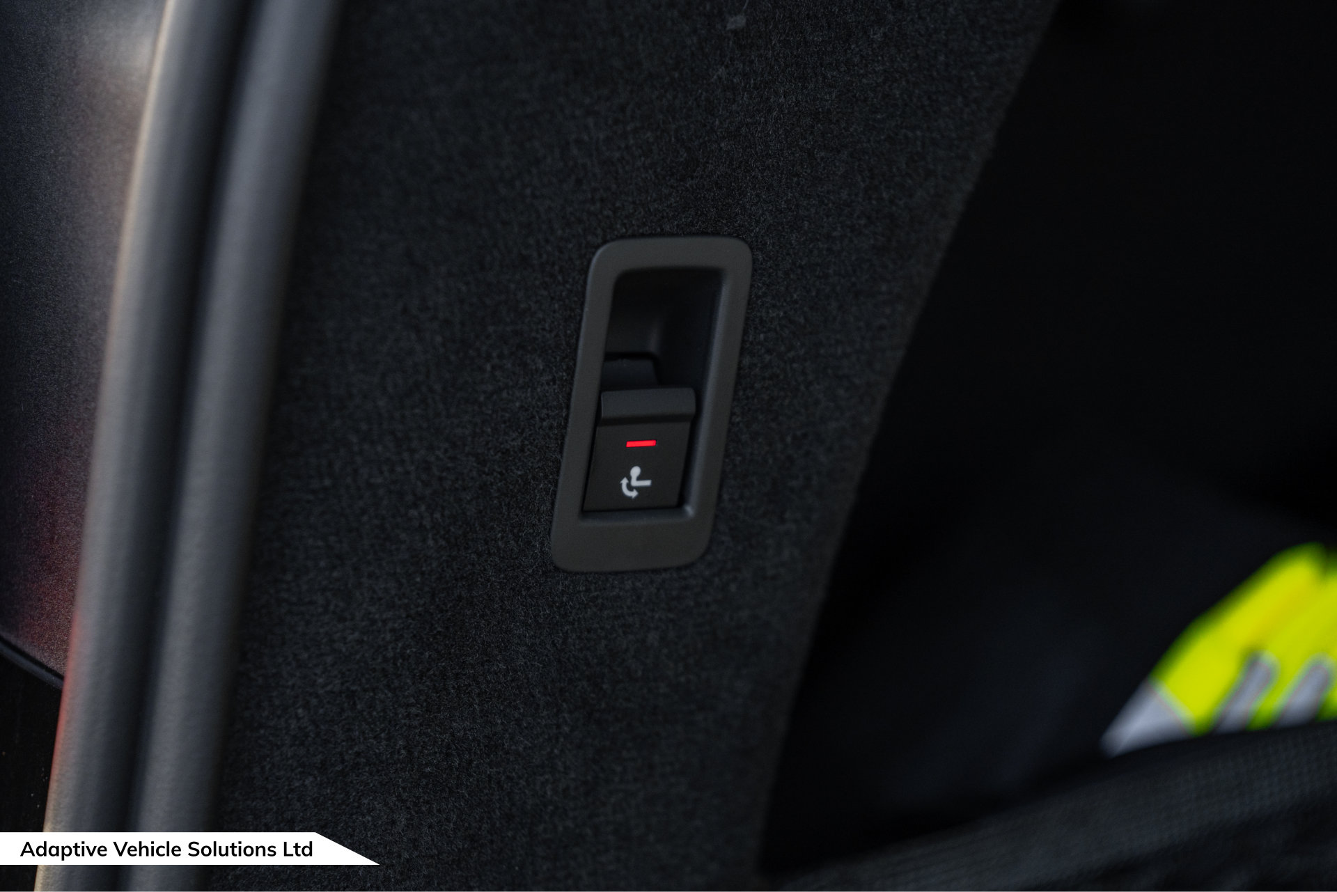 2023 73 Audi RS6 Perf Carbon Vorsprung Towbar towbar switch