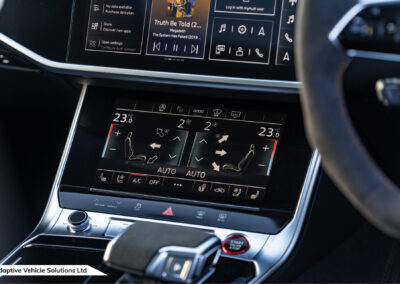 2023 73 Audi RS6 Perf Carbon Vorsprung Towbar climate display