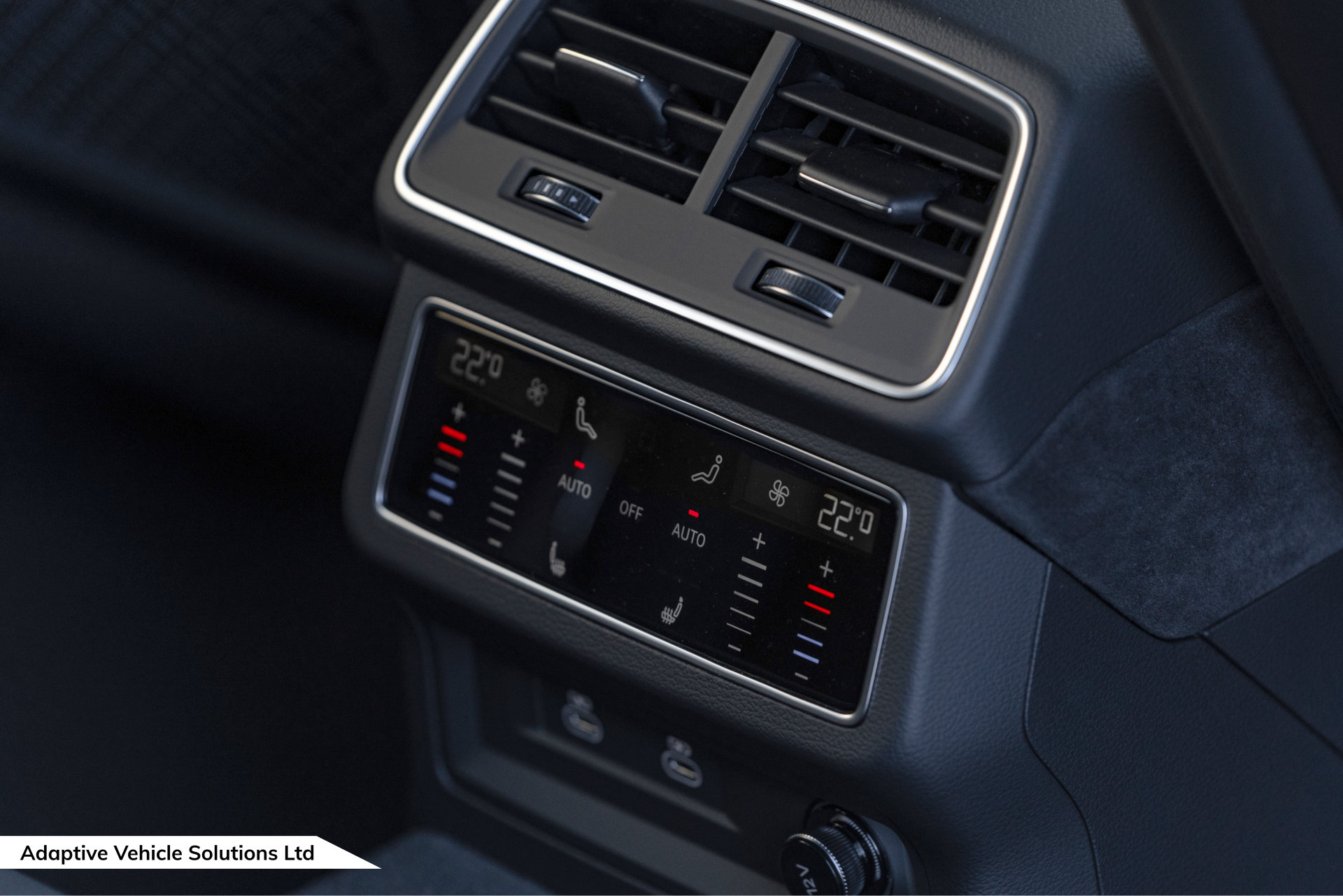 2023 73 Audi RS6 Perf Carbon Vorsprung Towbar rear controls