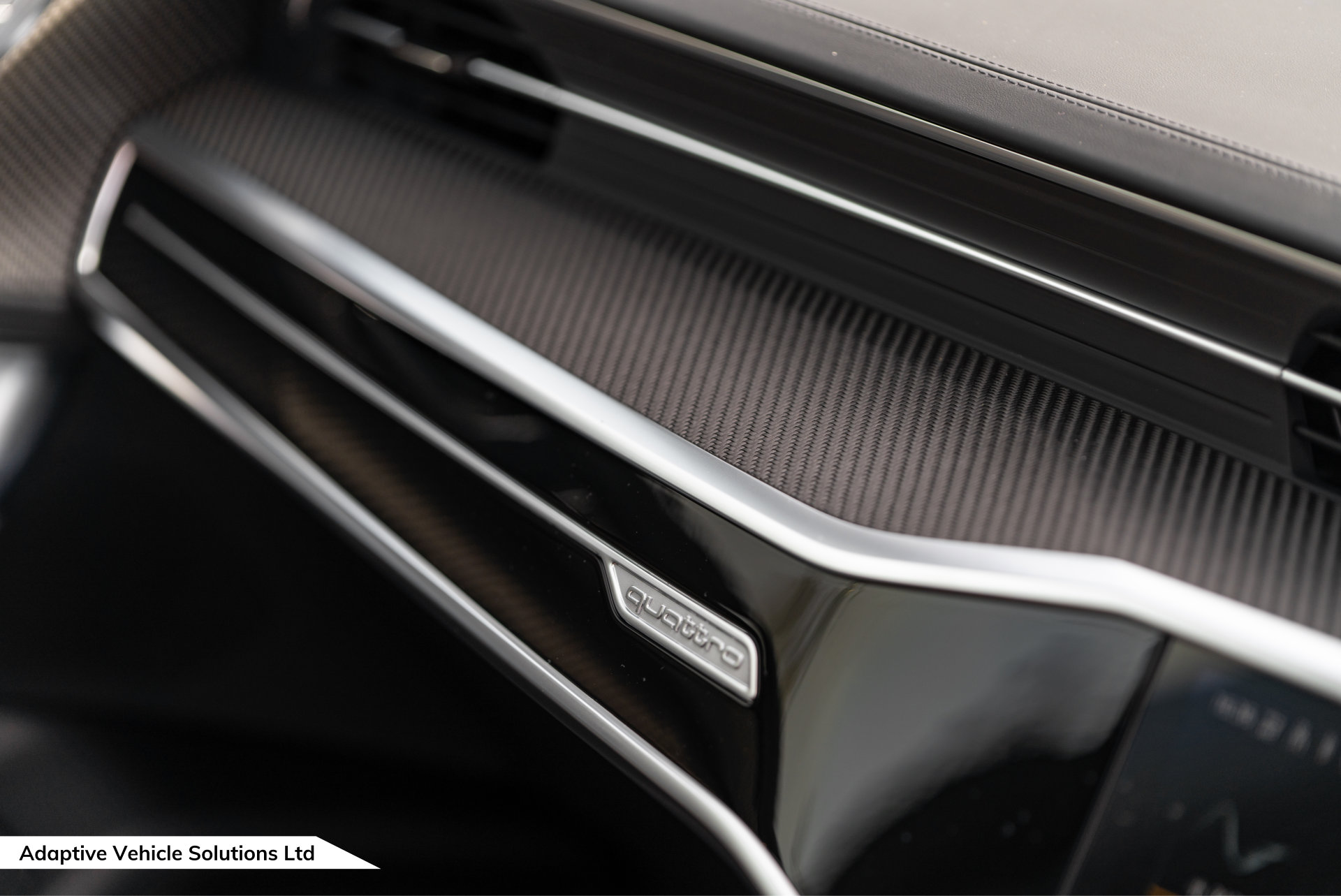 2023 73 Audi RS6 Performance Carbon Vorsprung Daytona Grey piano black inlays