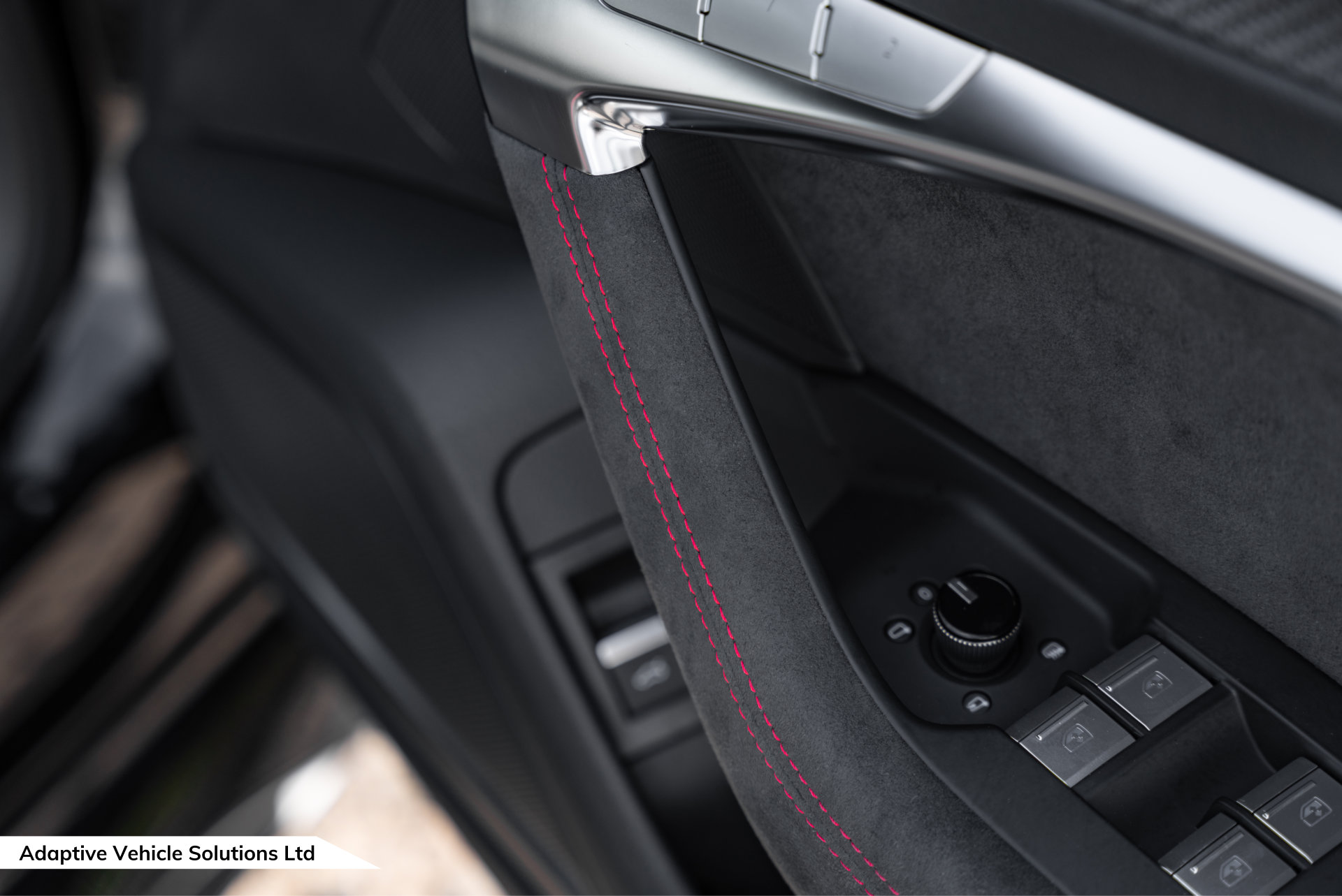 2023 73 Audi RS6 Performance Carbon Vorsprung Daytona Grey alcantara door handles