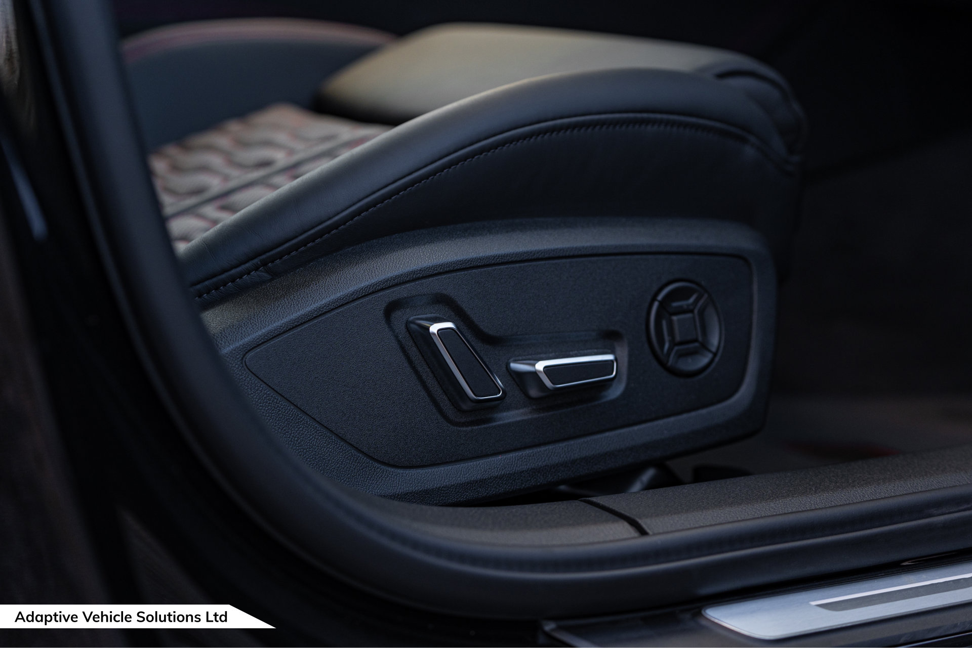 2023 73 Audi RS6 Performance Carbon Vorsprung MLU Towbar driver electric adjust seating