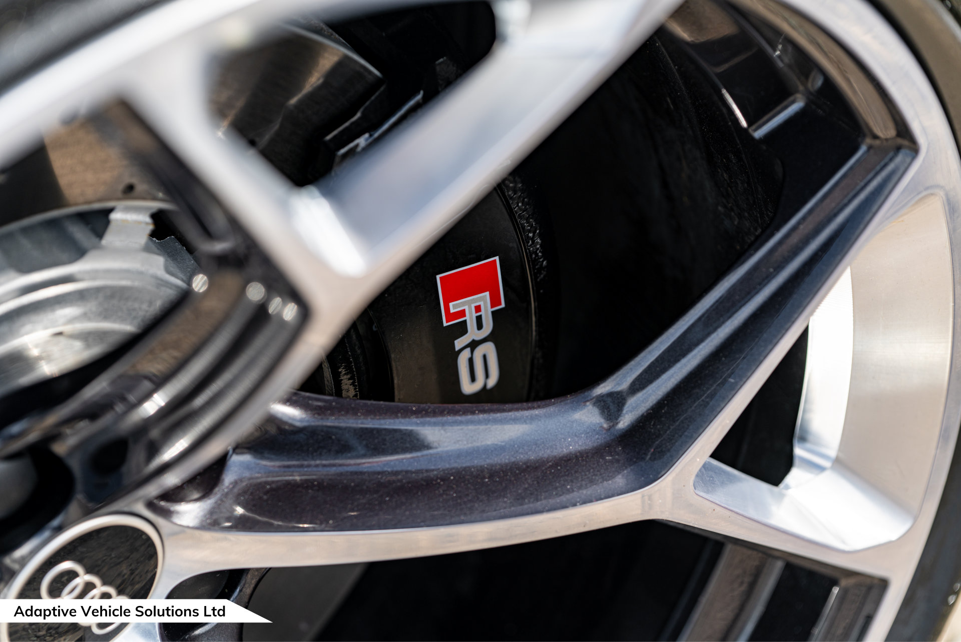 2024 Audi RS6 Performance Carbon Vorsprung Towbar Mythos Black rear calipers