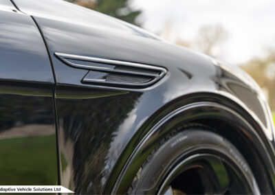 2022 Bentley Bentayga S Black side vent