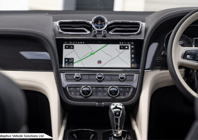 2022 Bentley Bentayga S Black infotainment screen